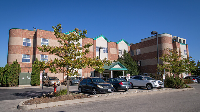 image of front entrance of Hawthorn Woods Care Community in Brampton